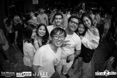 New Year's Eve Glow In The Dark Party ที่ เดอะ เวสทิน แกรนด์ — photo 66