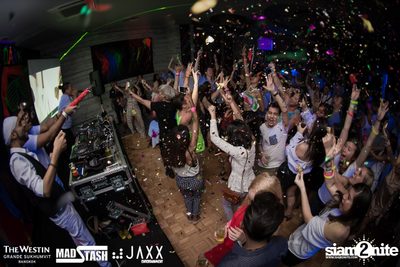 New Year's Eve Glow In The Dark Party ที่ เดอะ เวสทิน แกรนด์ — photo 69