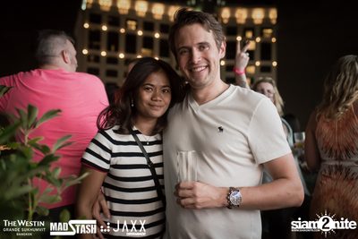 New Year's Eve Glow In The Dark Party ที่ เดอะ เวสทิน แกรนด์ — photo 80