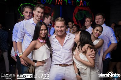 New Year's Eve Glow In The Dark Party ที่ เดอะ เวสทิน แกรนด์ — photo 95