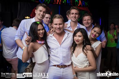 New Year's Eve Glow In The Dark Party ที่ เดอะ เวสทิน แกรนด์ — photo 96