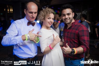 New Year's Eve Glow In The Dark Party ที่ เดอะ เวสทิน แกรนด์ — photo 97