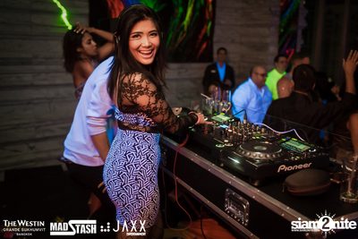 New Year's Eve Glow In The Dark Party ที่ เดอะ เวสทิน แกรนด์ — photo 99