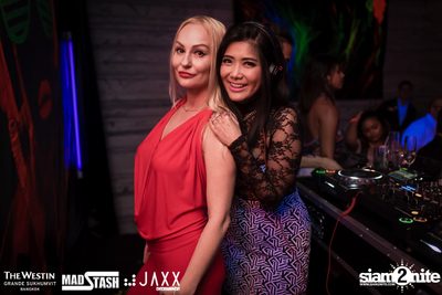 New Year's Eve Glow In The Dark Party ที่ เดอะ เวสทิน แกรนด์ — photo 101