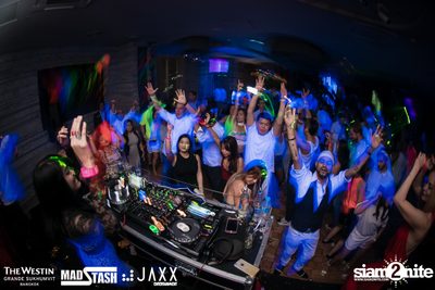 New Year's Eve Glow In The Dark Party ที่ เดอะ เวสทิน แกรนด์ — photo 104