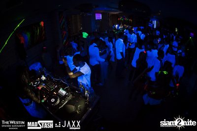 New Year's Eve Glow In The Dark Party ที่ เดอะ เวสทิน แกรนด์ — photo 108