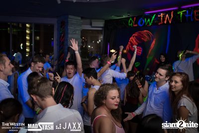 New Year's Eve Glow In The Dark Party ที่ เดอะ เวสทิน แกรนด์ — photo 113