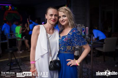 New Year's Eve Glow In The Dark Party ที่ เดอะ เวสทิน แกรนด์ — photo 115