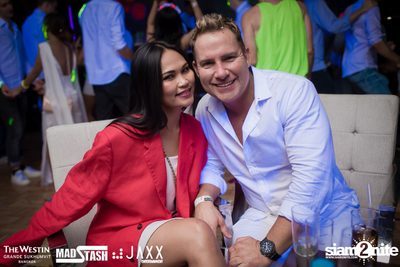 New Year's Eve Glow In The Dark Party ที่ เดอะ เวสทิน แกรนด์ — photo 116