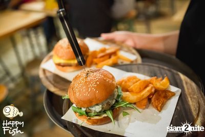 ปาร์ตี้คืนวันวันอาทิตย์ ที่ร้าน แฮปปี้ ฟิช, เอเชียทีค เดอะ ริเวอร์ฟร้อนท์ — photo 21