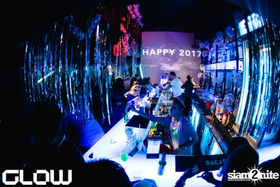 NYE 2017 w/ Alexkid & Julia Govor at GLOW — photo 12