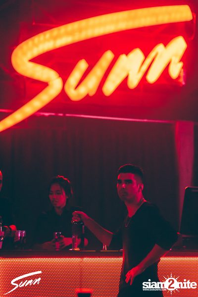 Sunn New Year's Eve กับ Nils Hoffman ที่ ไลฟ์ อาร์ซีเอ — photo 8