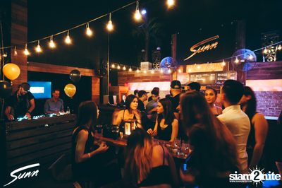 Sunn New Year's Eve กับ Nils Hoffman ที่ ไลฟ์ อาร์ซีเอ — photo 31