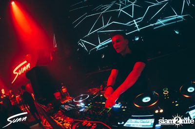 Sunn New Year's Eve กับ Nils Hoffman ที่ ไลฟ์ อาร์ซีเอ — photo 50