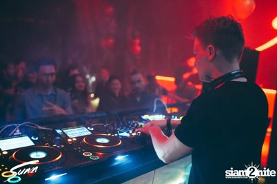 Sunn New Year's Eve กับ Nils Hoffman ที่ ไลฟ์ อาร์ซีเอ — photo 52