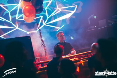 Sunn New Year's Eve กับ Nils Hoffman ที่ ไลฟ์ อาร์ซีเอ — photo 76