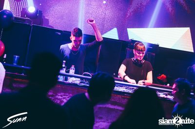 Sunn New Year's Eve กับ Nils Hoffman ที่ ไลฟ์ อาร์ซีเอ — photo 130