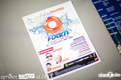 amWET & Hooters Foam Pool Party ที่ แอมบาร์ — photo 1