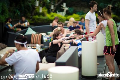 amWET & Hooters Foam Pool Party ที่ แอมบาร์ — photo 23