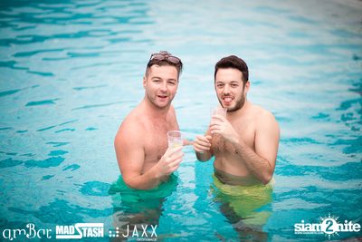 amWET & Hooters Foam Pool Party ที่ แอมบาร์ — photo 32