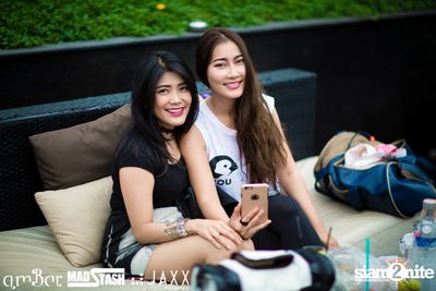 amWET & Hooters Foam Pool Party ที่ แอมบาร์ — photo 35