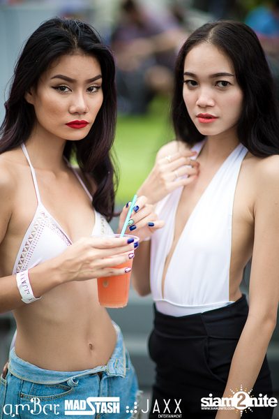 amWET & Hooters Foam Pool Party ที่ แอมบาร์ — photo 38