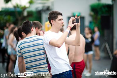 amWET & Hooters Foam Pool Party ที่ แอมบาร์ — photo 39