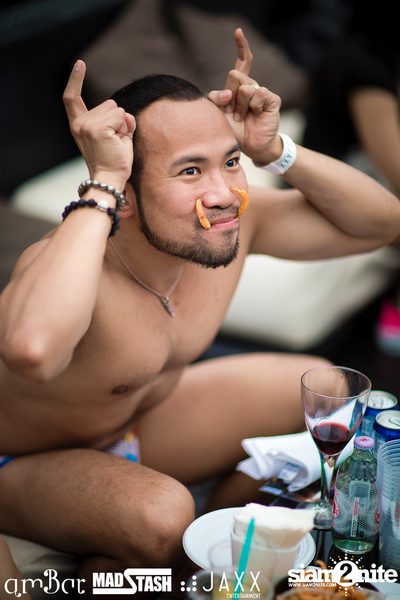 amWET & Hooters Foam Pool Party ที่ แอมบาร์ — photo 43