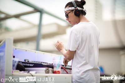 amWET & Hooters Foam Pool Party ที่ แอมบาร์ — photo 48