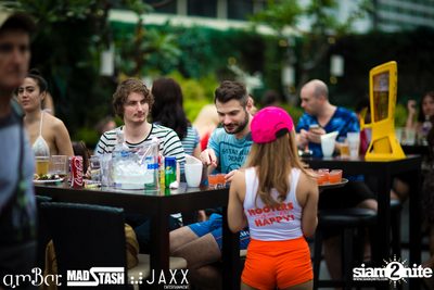 amWET & Hooters Foam Pool Party ที่ แอมบาร์ — photo 51