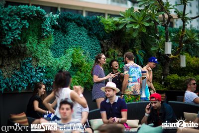 amWET & Hooters Foam Pool Party ที่ แอมบาร์ — photo 52