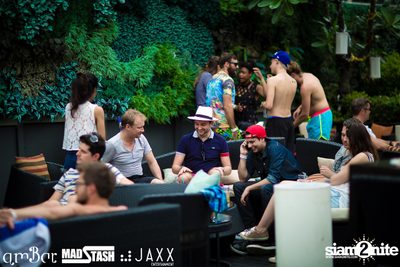 amWET & Hooters Foam Pool Party ที่ แอมบาร์ — photo 54