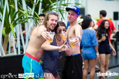 amWET & Hooters Foam Pool Party ที่ แอมบาร์ — photo 88