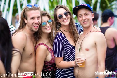 amWET & Hooters Foam Pool Party ที่ แอมบาร์ — photo 91
