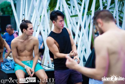 amWET & Hooters Foam Pool Party ที่ แอมบาร์ — photo 101