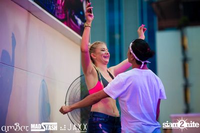 amWET & Hooters Foam Pool Party ที่ แอมบาร์ — photo 112