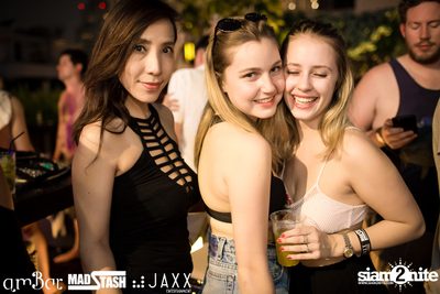 amWET & Hooters Foam Pool Party ที่ แอมบาร์ — photo 121