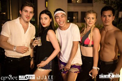 amWET & Hooters Foam Pool Party ที่ แอมบาร์ — photo 133