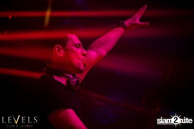 Thomas Gold ที่ เลเวลส์ — photo 6