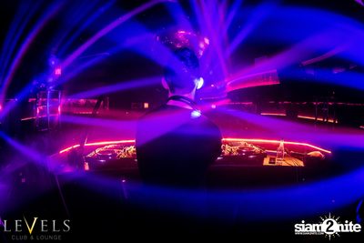 Thomas Gold ที่ เลเวลส์ — photo 57