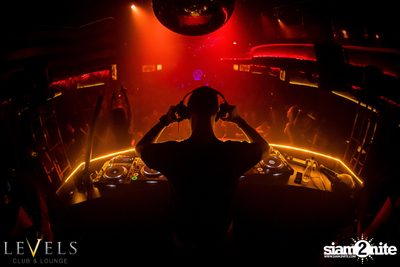 Thomas Gold ที่ เลเวลส์ — photo 59