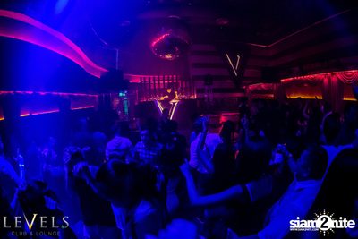 Thomas Gold ที่ เลเวลส์ — photo 69
