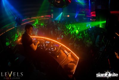 Thomas Gold ที่ เลเวลส์ — photo 78