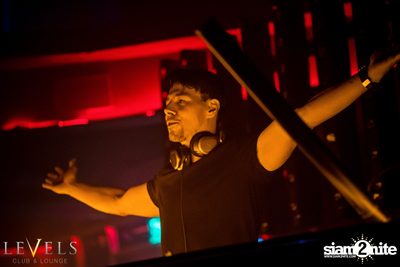 Thomas Gold ที่ เลเวลส์ — photo 82