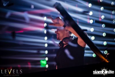 Thomas Gold ที่ เลเวลส์ — photo 83