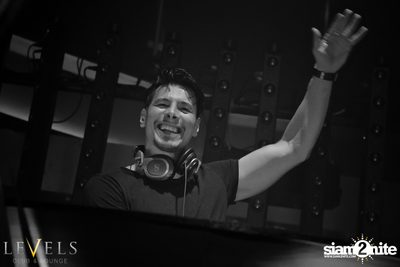 Thomas Gold ที่ เลเวลส์ — photo 103