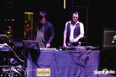 Signal Flair: Live By Night ที่ เวอร์ทิโก้ ทู — photo 2