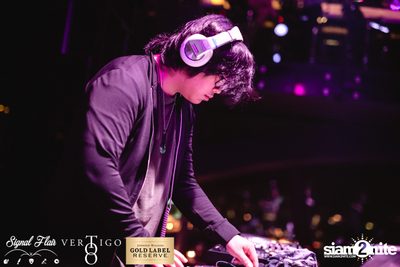 Signal Flair: Live By Night ที่ เวอร์ทิโก้ ทู — photo 42