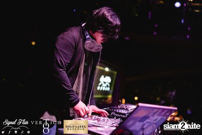 Signal Flair: Live By Night ที่ เวอร์ทิโก้ ทู — photo 45