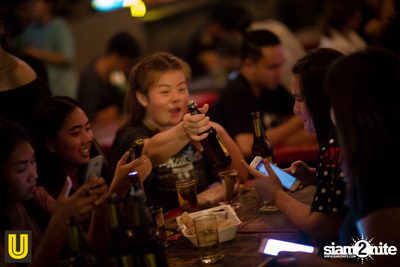 U Beer Girls ที่ร้าน บริดจ์บาร์ & ชูใจ — photo 12